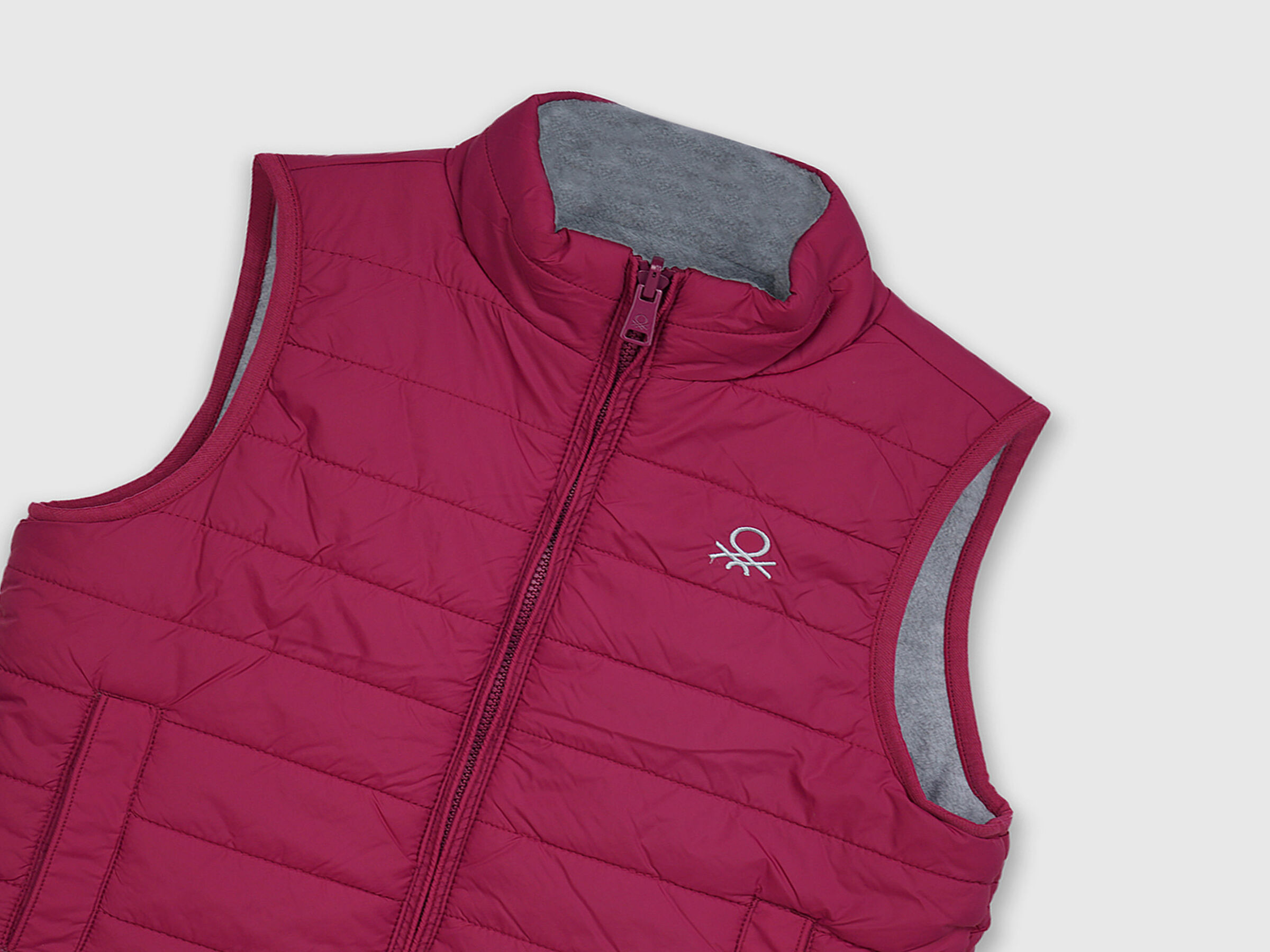 Unisex Reversible Sleeveless Jacket image number 3